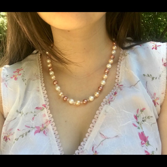 Pearl Necklace - Picture 3 of 4